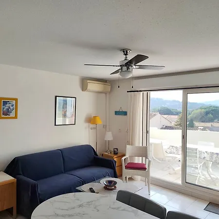 Tres Beau 28m2 Dans De Standing Avec Piscine Appartement Le Lavandou